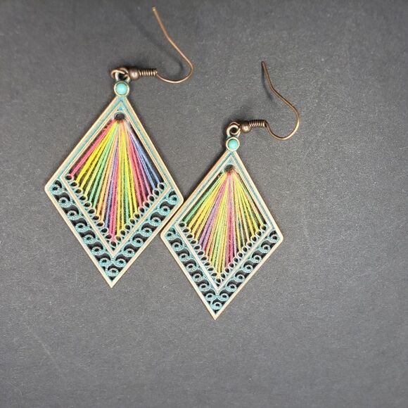 Bronze diamond shape rainbow threaded turquoise earrings - Picture 4 of 4